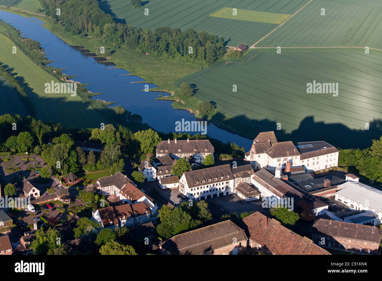 Vista aerea del famoso produttore di porcellana Fuerstenberg, Weser regione, Fuerstenberg, Bassa Sassonia, Germania Foto Stock