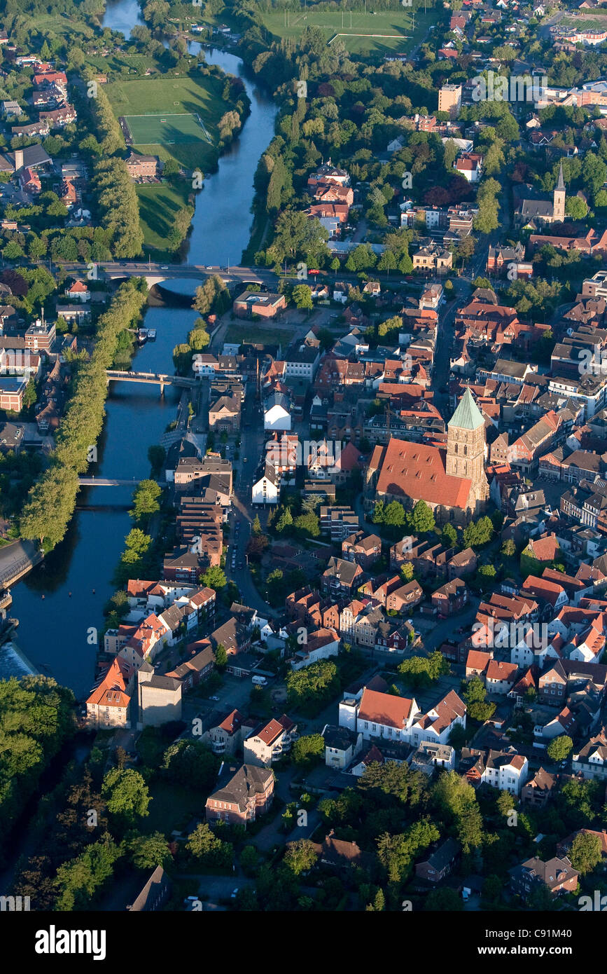 Antenna della città di Rheine sul fiume Ems, ponti, Dionigi chiesa, Renania settentrionale-Vestfalia Germania Foto Stock