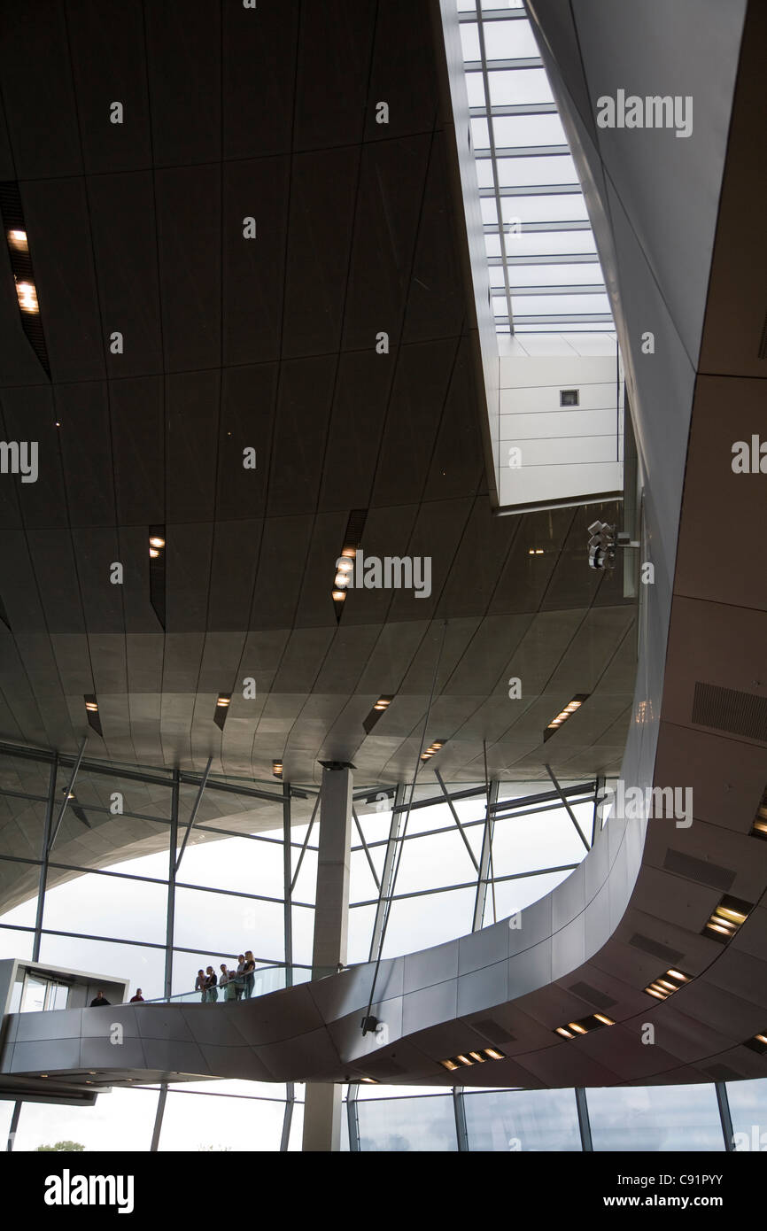 Il BMW Welt World Museum è un attrazione turistica nella città di Monaco di Baviera e di un centro conferenze e vetrina per azienda Progettazione e Foto Stock