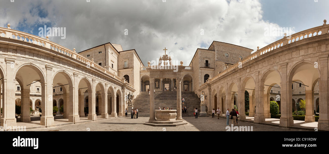 Chiostro del Bramante a Monte Cassino Abbey Foto Stock