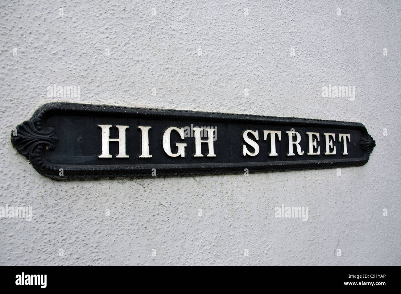 Periodo strada segno, High Street, Malmesbury, Wiltshire, Inghilterra, Regno Unito Foto Stock