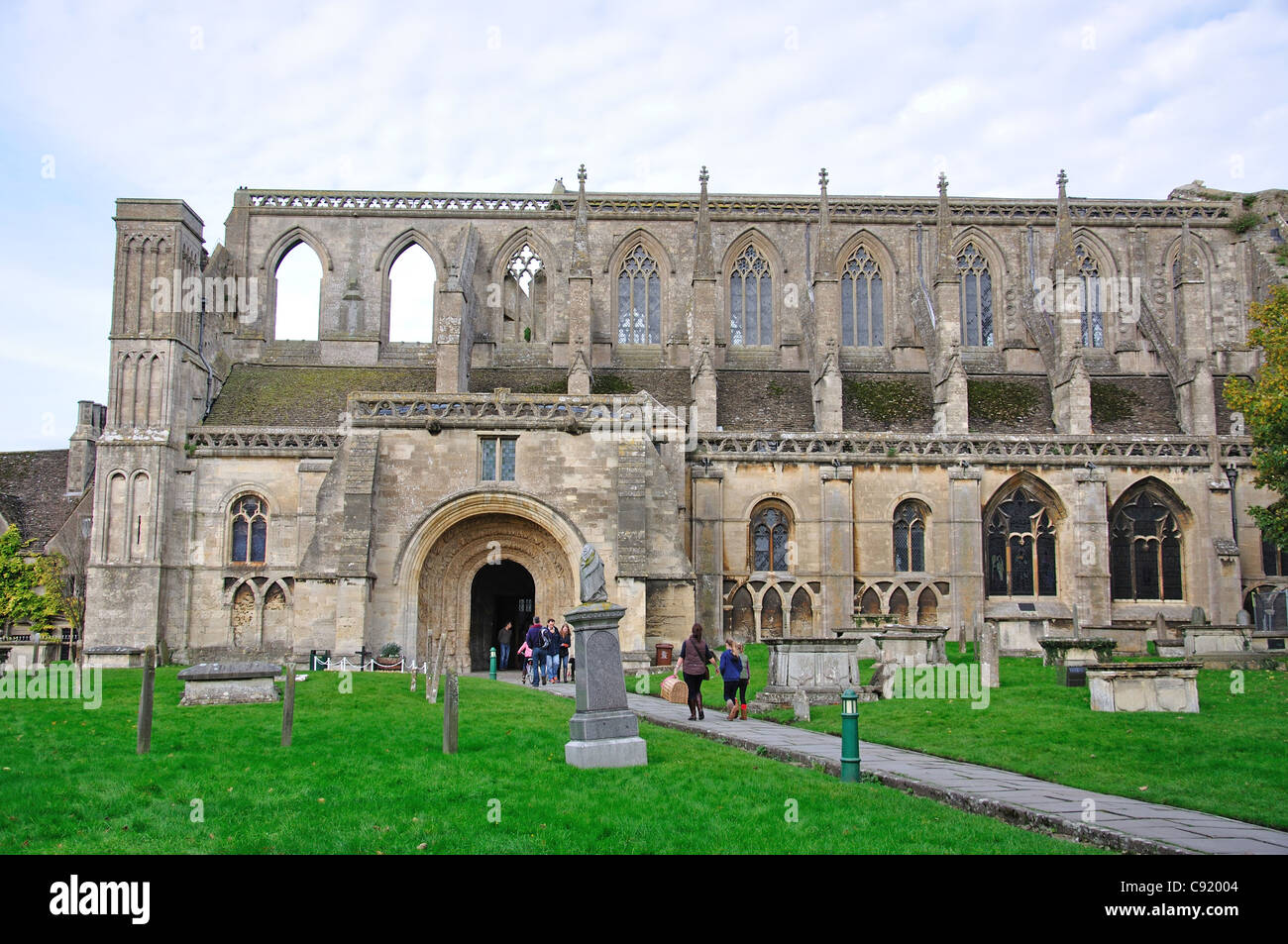 Portico sud di Malmesbury Abbey, Malmesbury, Wiltshire, Inghilterra, Regno Unito Foto Stock