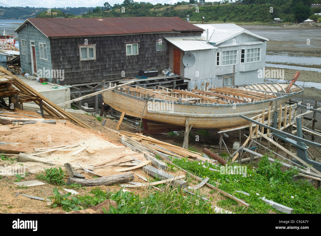 Il Cile, Chiloe, Castro, barca-cantiere Foto Stock
