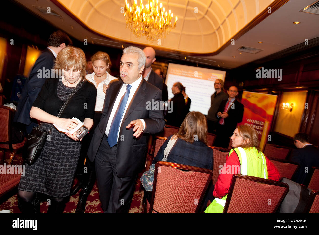 World Energy Outlook 2011.Londra, UK.09.11.2011 Fatih Birol, capo economista presso l'Agenzia internazionale dell'energia, parla all'annuale energia Conferenza incontro presso il Crowne Plaza Hotel, Londra, Regno Unito. Foto:Jeff Gilbert Foto Stock