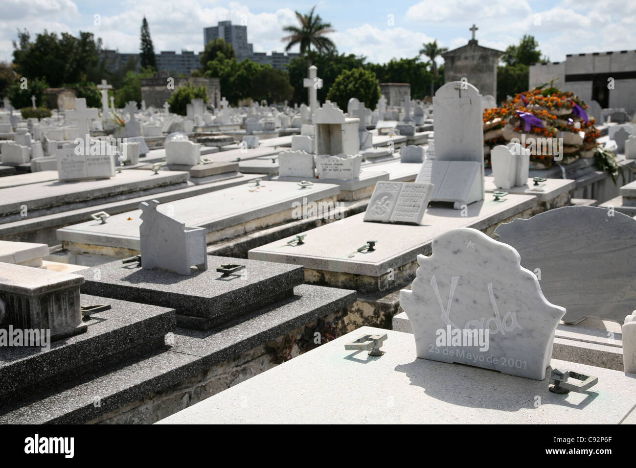 Tomba del fotografo cubano Alberto Korda presso il cimitero di Colon a l'Avana, Cuba. Foto Stock