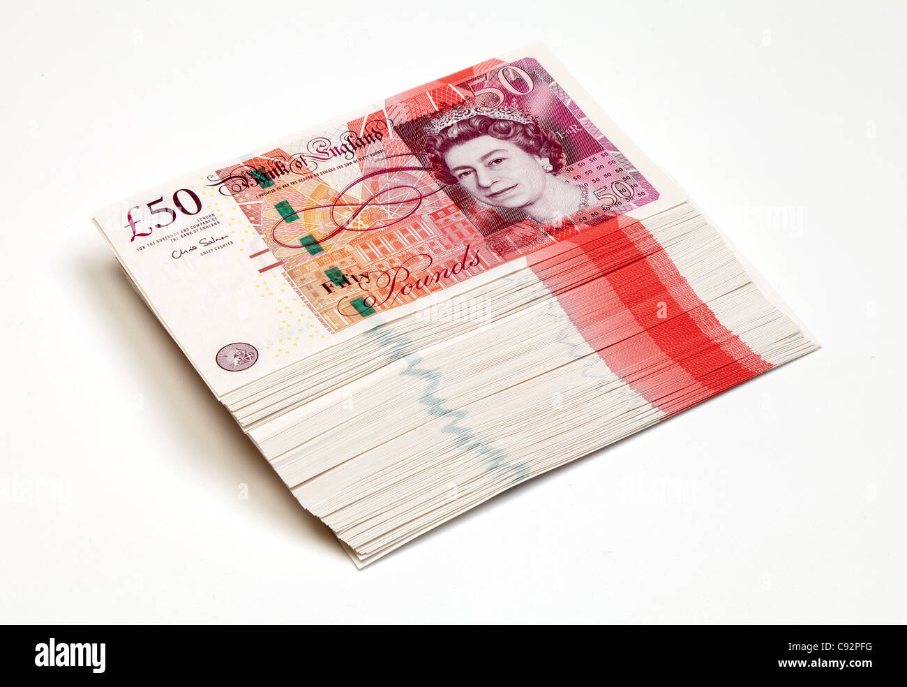 50 pound valuta britannica di banconote 50 sterline in contanti ricchi ricchi di pila Foto Stock