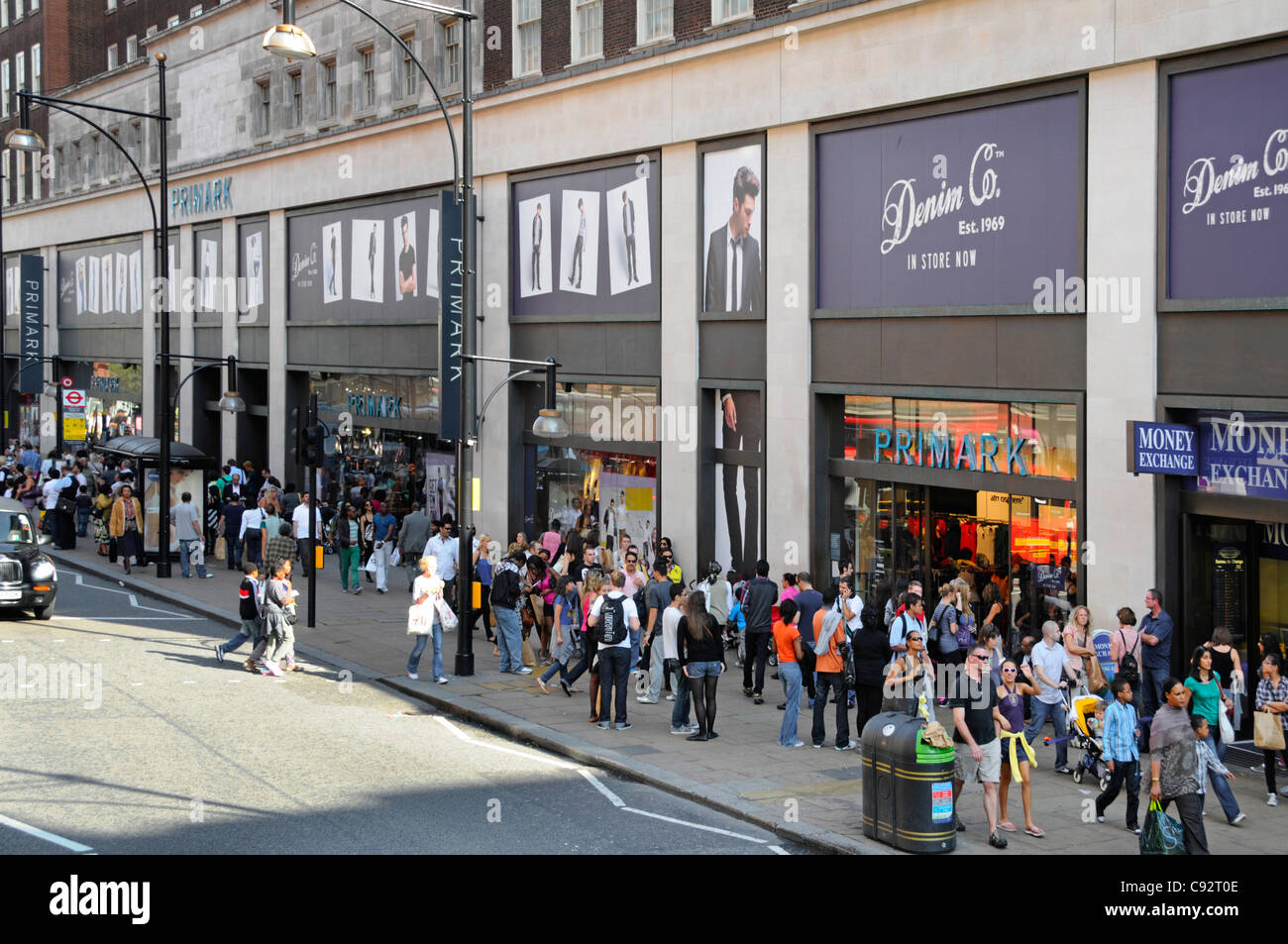 Primark negozio di abbigliamento in London Oxford Street negozio di abbigliamento Foto Stock