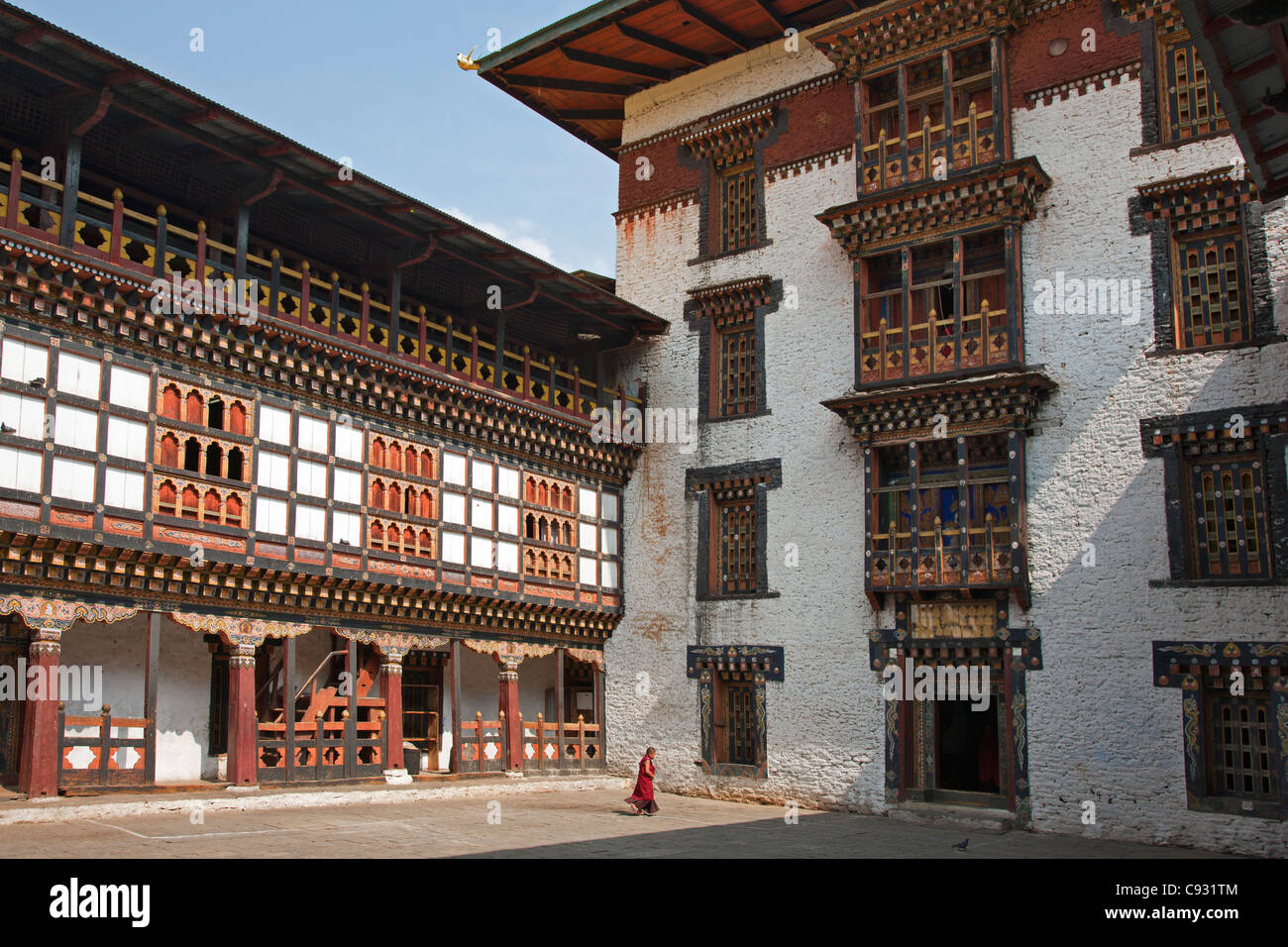 L'imponente Dzong, o fortezza, a Trashigang. Foto Stock