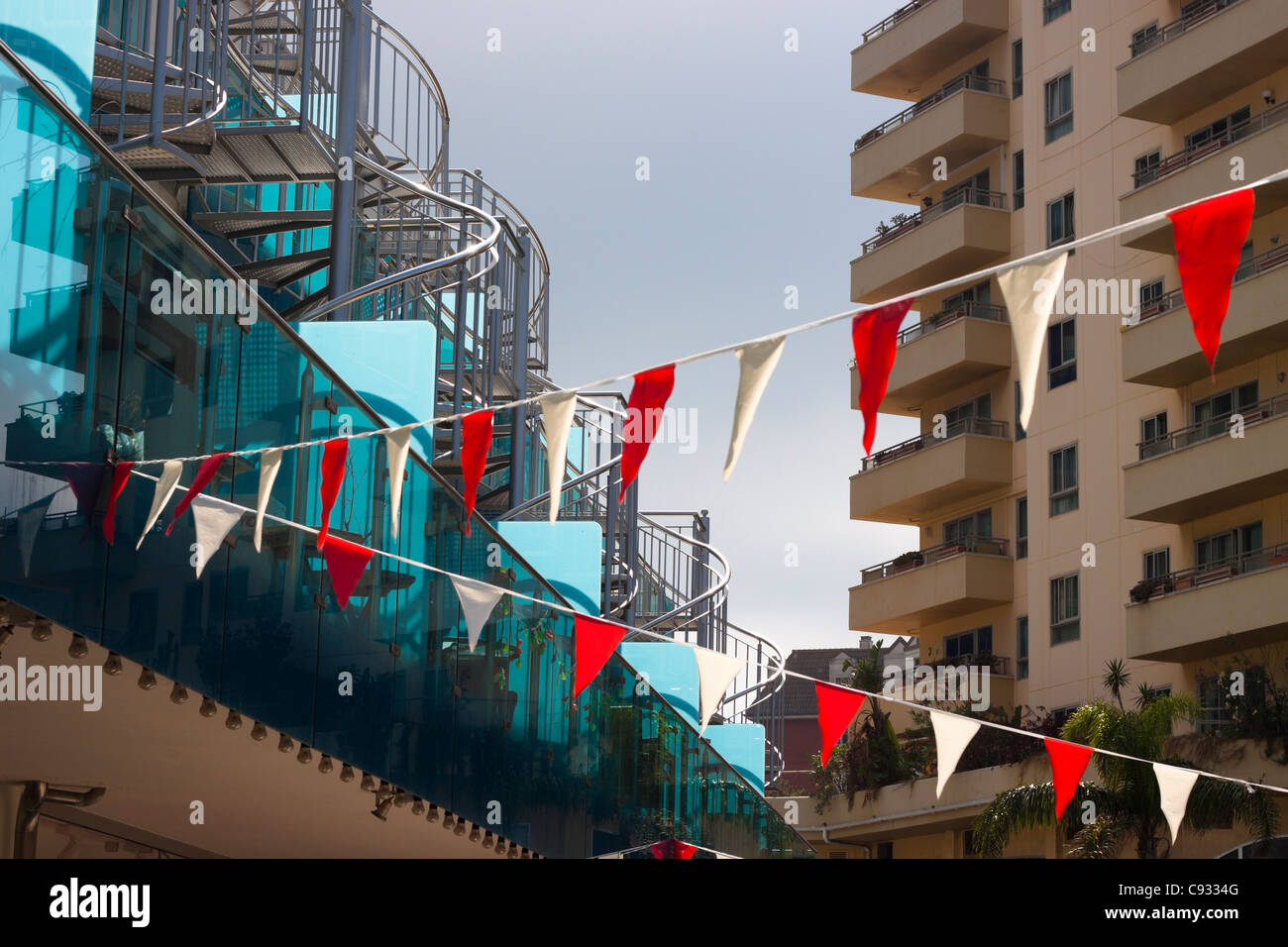 Dettaglio di appartamenti di lusso a Ocean Village, Gibilterra. Foto Stock