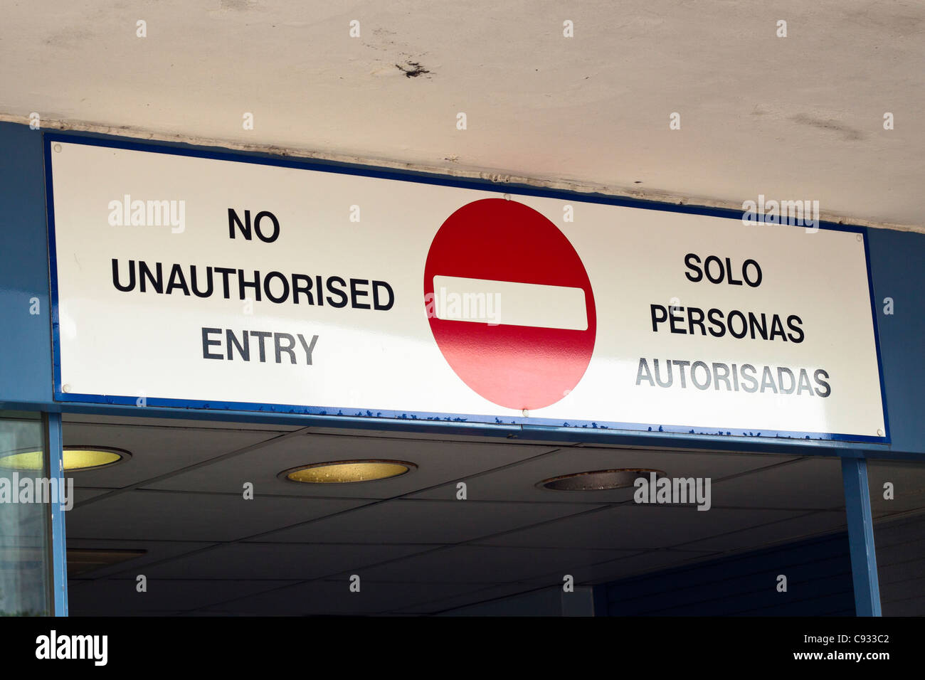 Nessun ingresso non autorizzato segno, Gibilterra confine. Foto Stock