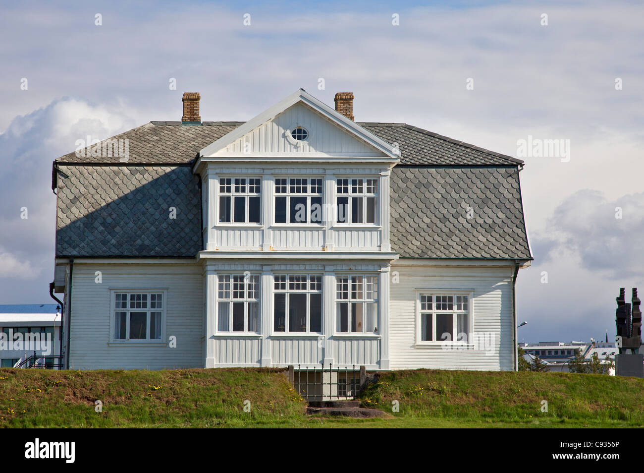 L'ex Consolato Francese a Reykjavik, chiamato Hofdi. Foto Stock