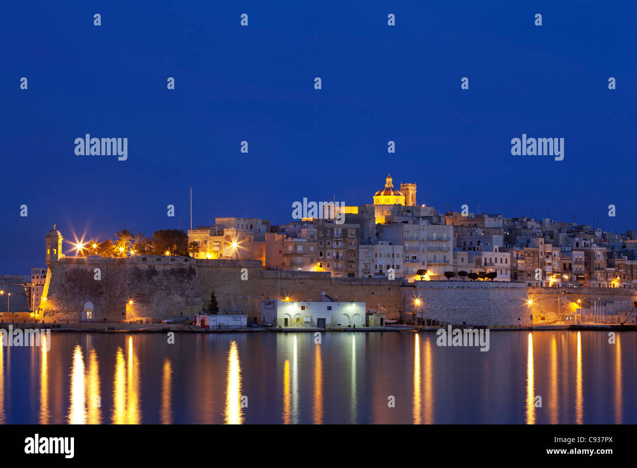 Malta, Europa; Vittoriosa nell'ultima luce della sera. Foto Stock