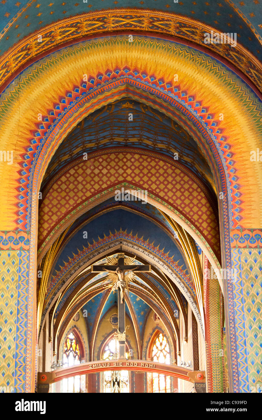 In Polonia, a Cracovia. Straordinaria di art nouveau soffitto nella chiesa francescana, progettato da Stanislaw Wyspianski (1869-1907). Foto Stock