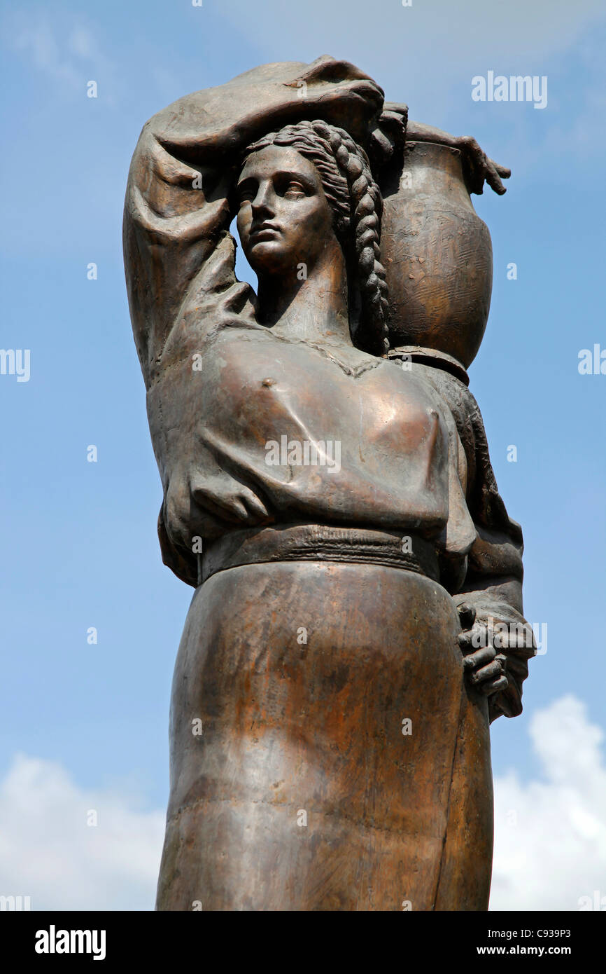 Statua come parte di una fontana nel Parco Herastrau Bucarest. Foto Stock