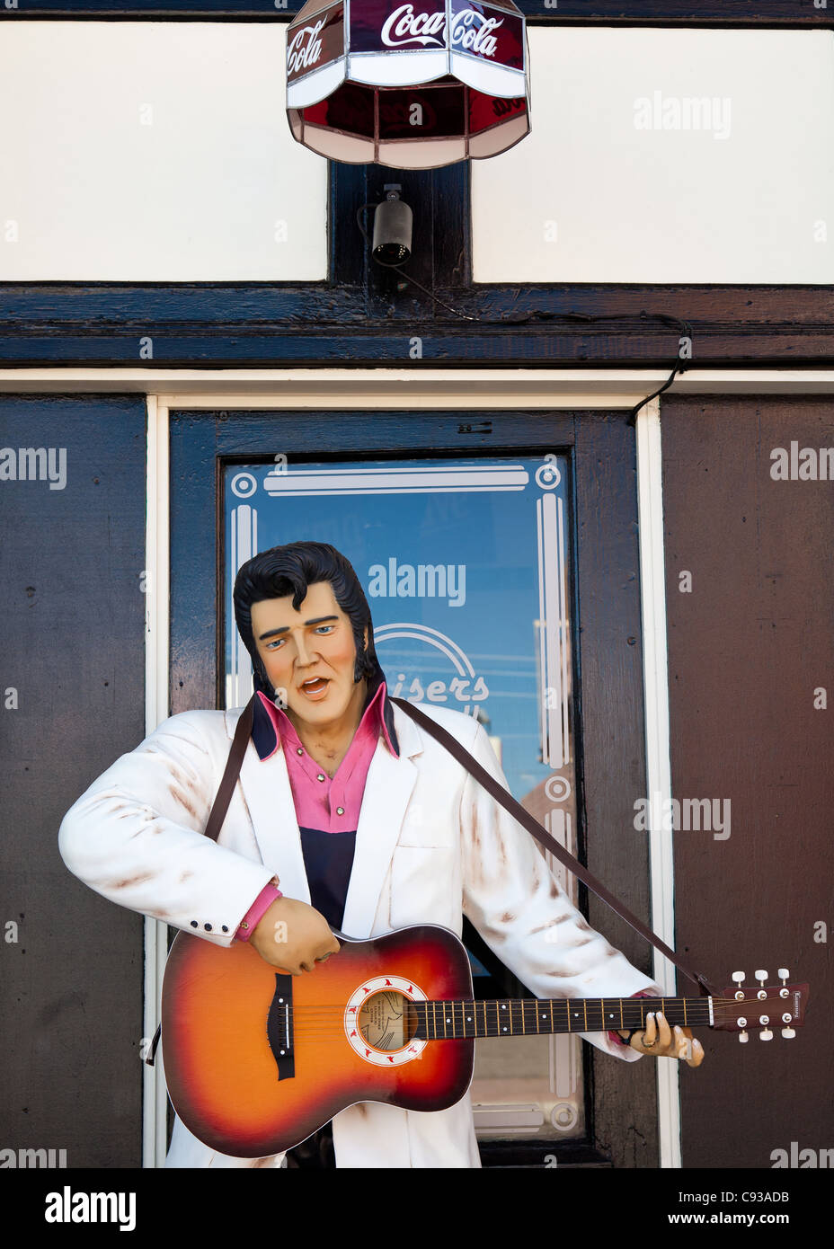 Elvis Presley manichino al di fuori di un ristorante in Williams, Arizona, Stati Uniti d'America Foto Stock