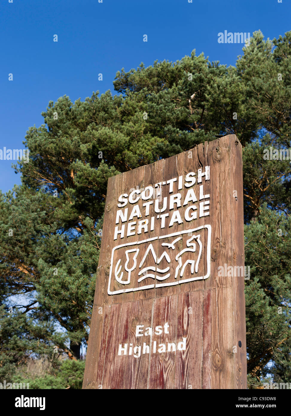 Dh scozzese patrimonio naturale ambiente SIGNPOST Woodland segno segni post uk Foto Stock