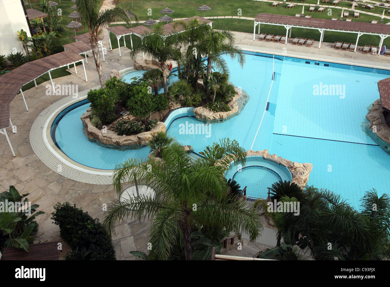 Piscina, Capo Bay Hotel di Cipro Foto Stock