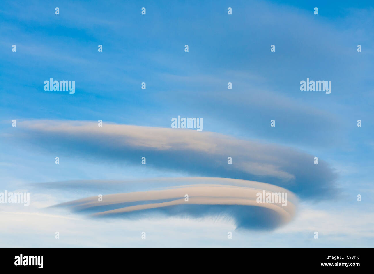 Lenticolare di nuvole nel cielo. Foto Stock