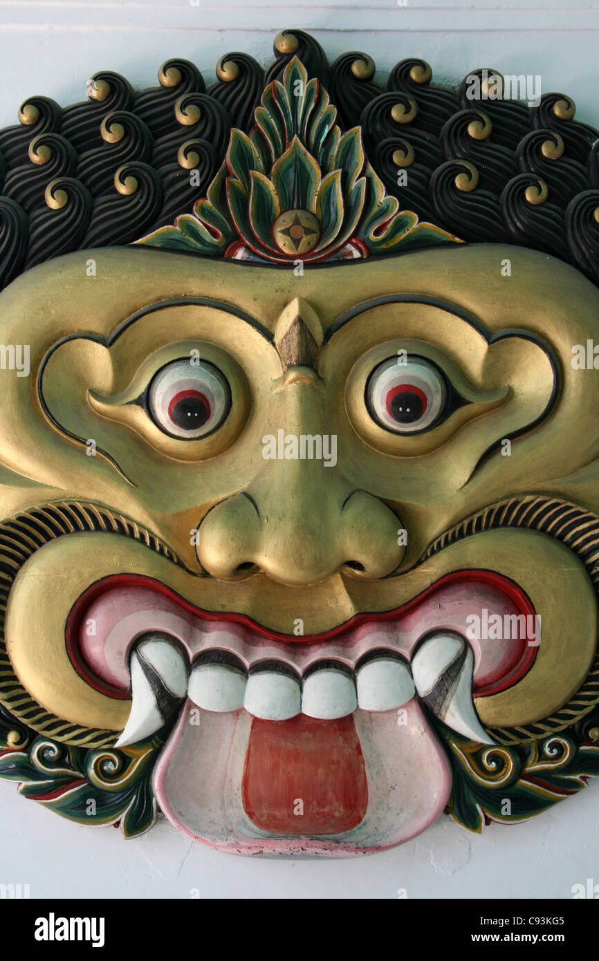 Placca da muro - Batara Kara nel complesso del Palazzo di Kraton, Yogyakarta Foto Stock