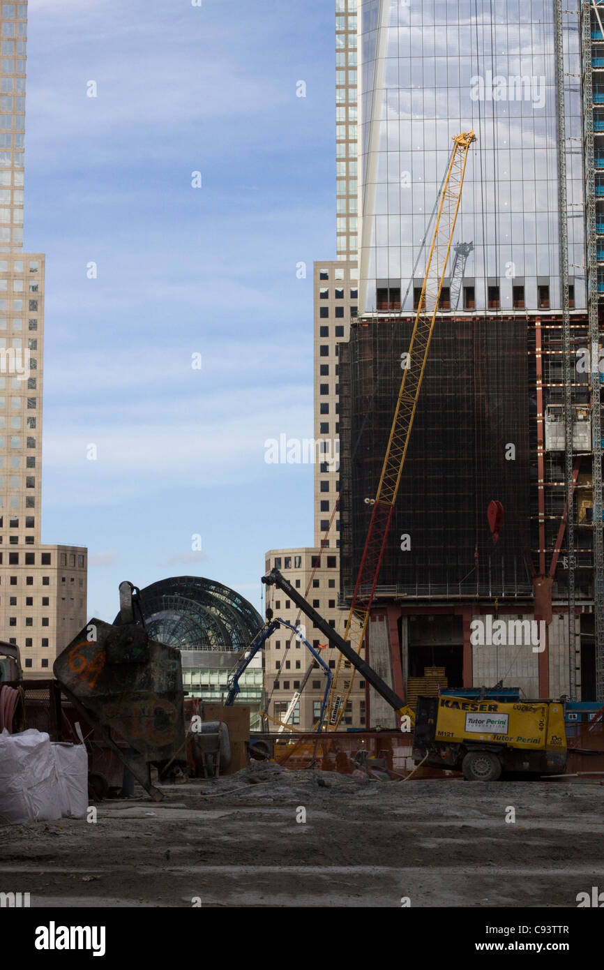 Il sito del World Trade Center a New York City, memoriale di coloro che sono morti e hanno sofferto nel terrore di Settembre 11 Foto Stock
