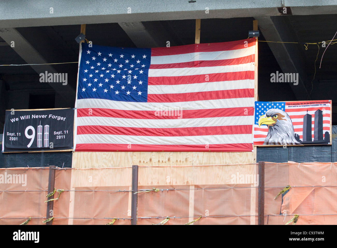 Il sito del World Trade Center a New York City, memoriale di coloro che sono morti e hanno sofferto nel terrore di Settembre 11 Foto Stock