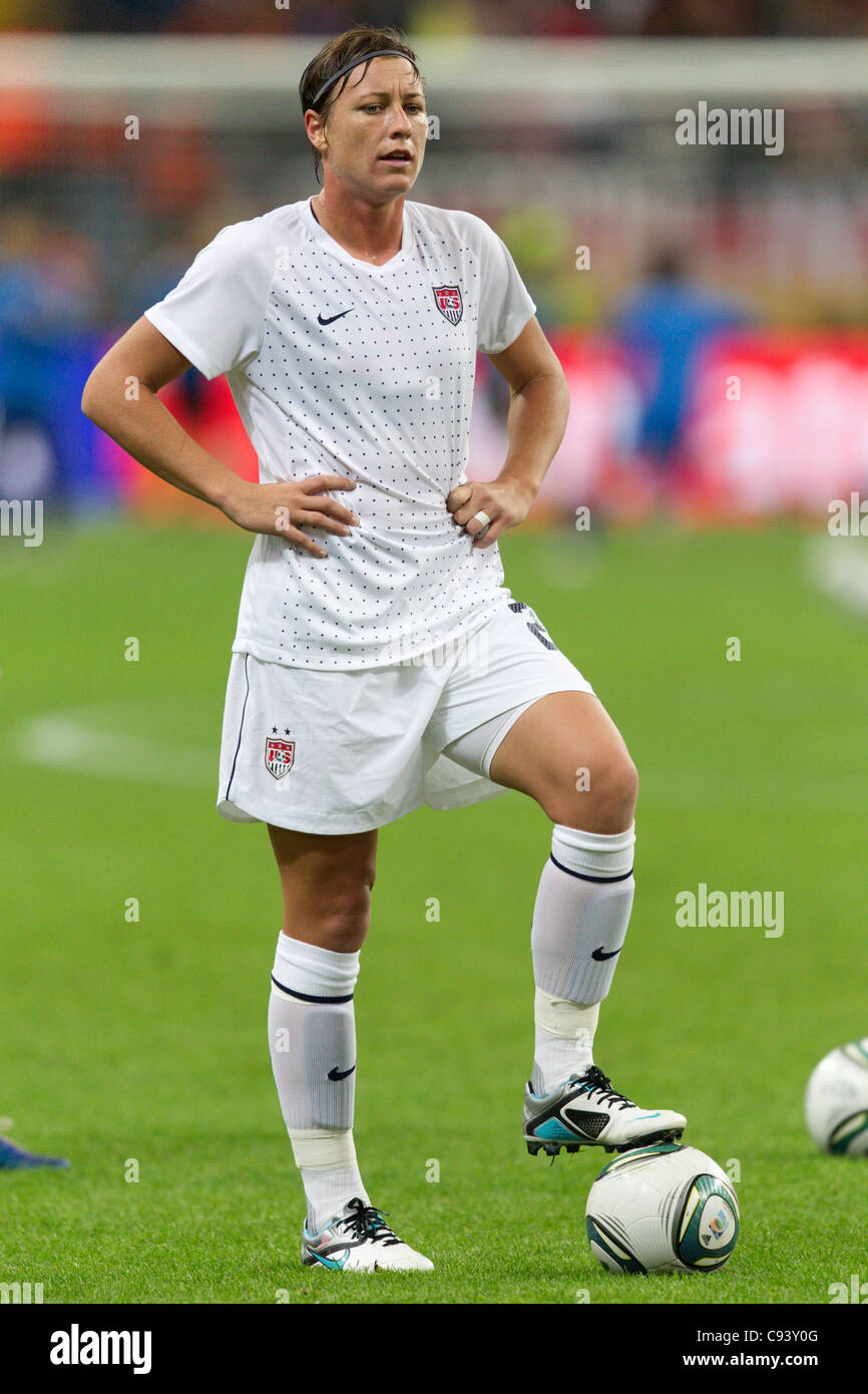 Abby Wambach degli Stati Uniti si riscalda prima del 2011 FIFA Coppa del Mondo Donne finale contro il Giappone. Foto Stock