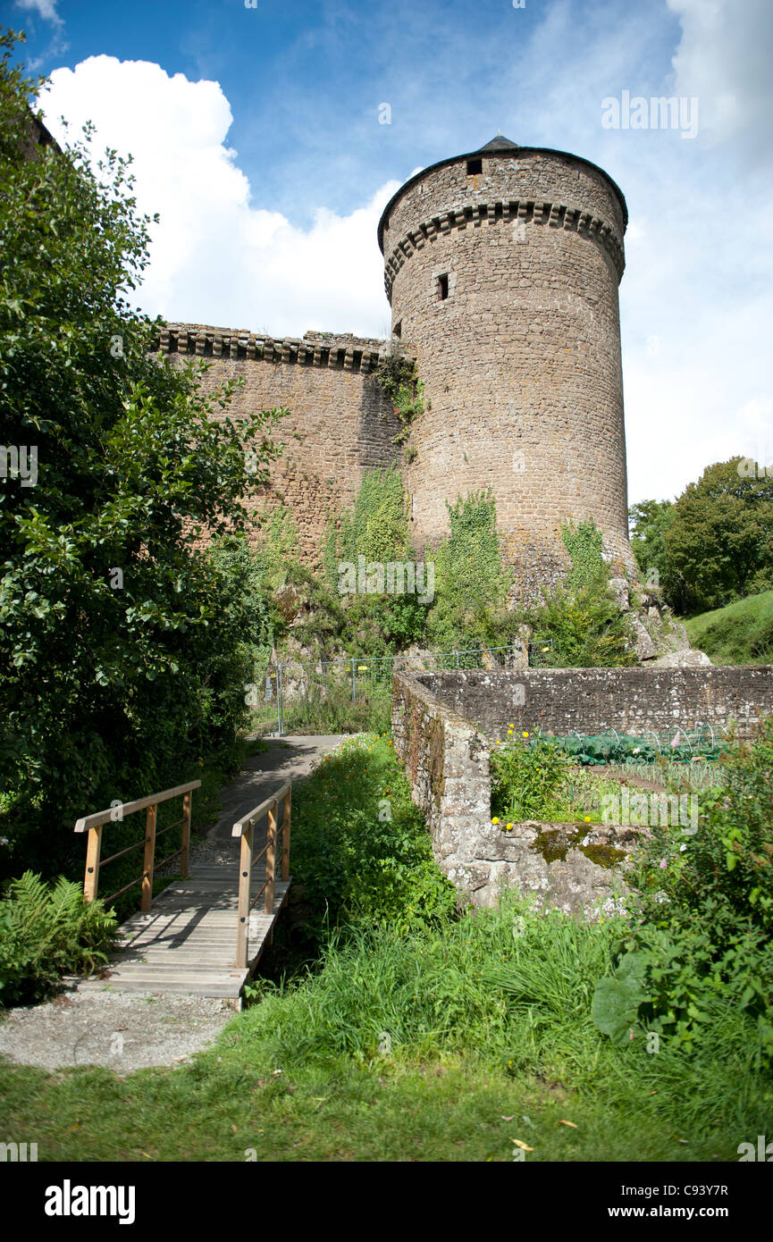 Castello del XV secolo di Lassay Les Châteaux, una Petite Cité de Caractère en Mayenne nel Pays de la Loire, Francia Foto Stock