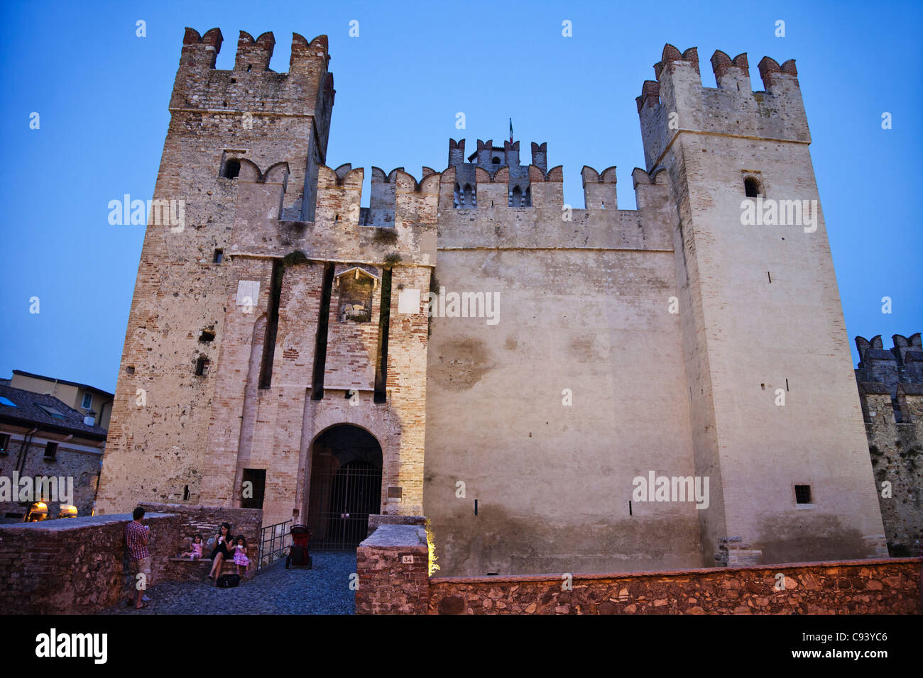 L'Italia, Lombardia, Lago di Garda, Sirmione, Castello di Sirmione Foto Stock