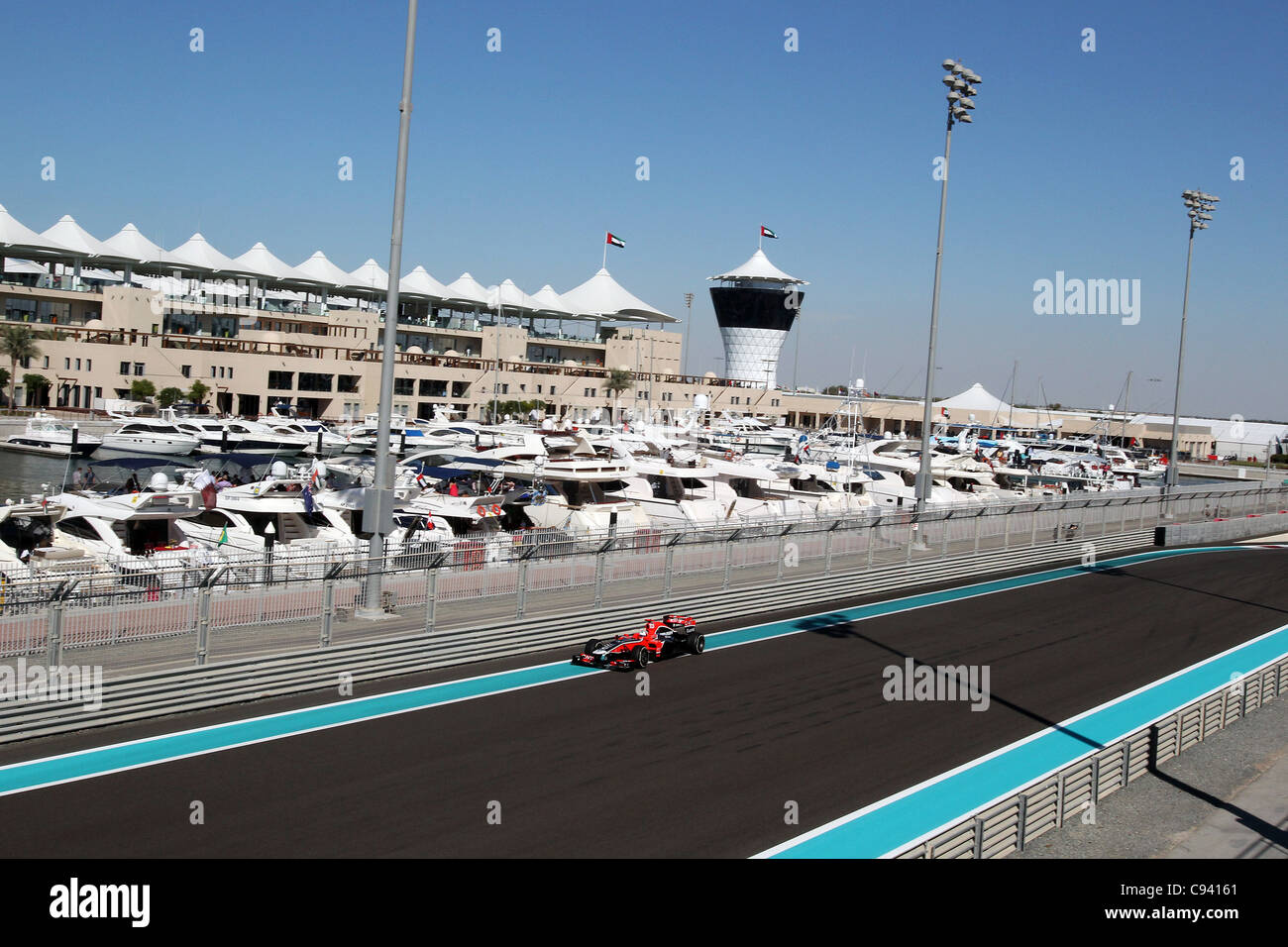 11.11.2011 Abu Dhabi, negli Emirati Arabi Uniti. Yas Marina Circuit Timo Glock, Vergine Racing-Cosworth, durante il giorno di pratica della FIA FORMULA ONE Grand Prix di Abu Dhabi Emirati arabi uniti. Foto Stock