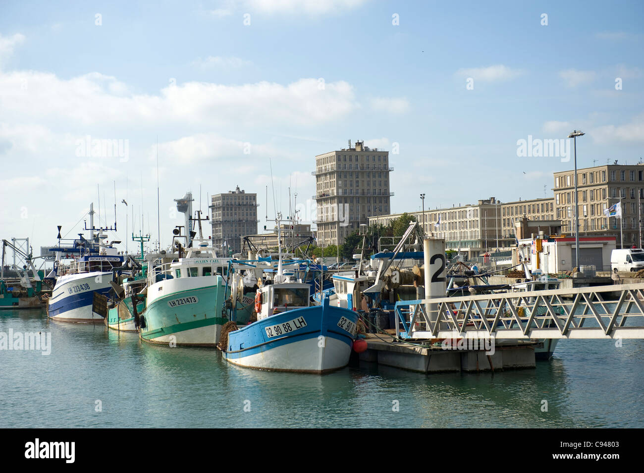 Bassin de la Manche, il porto di pesca di UNESCO World Heritage Site Le Havre in Normandia, con le navi per la pesca a strascico Foto Stock