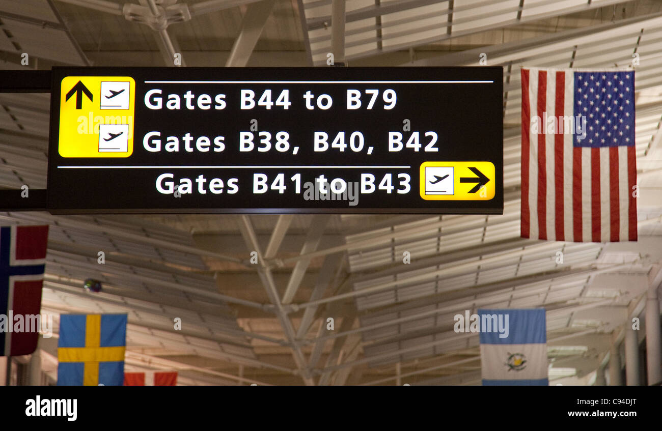 Indicazioni per le porte, partenze, Washington DC Dulles (IAD) aeroporto USA Foto Stock