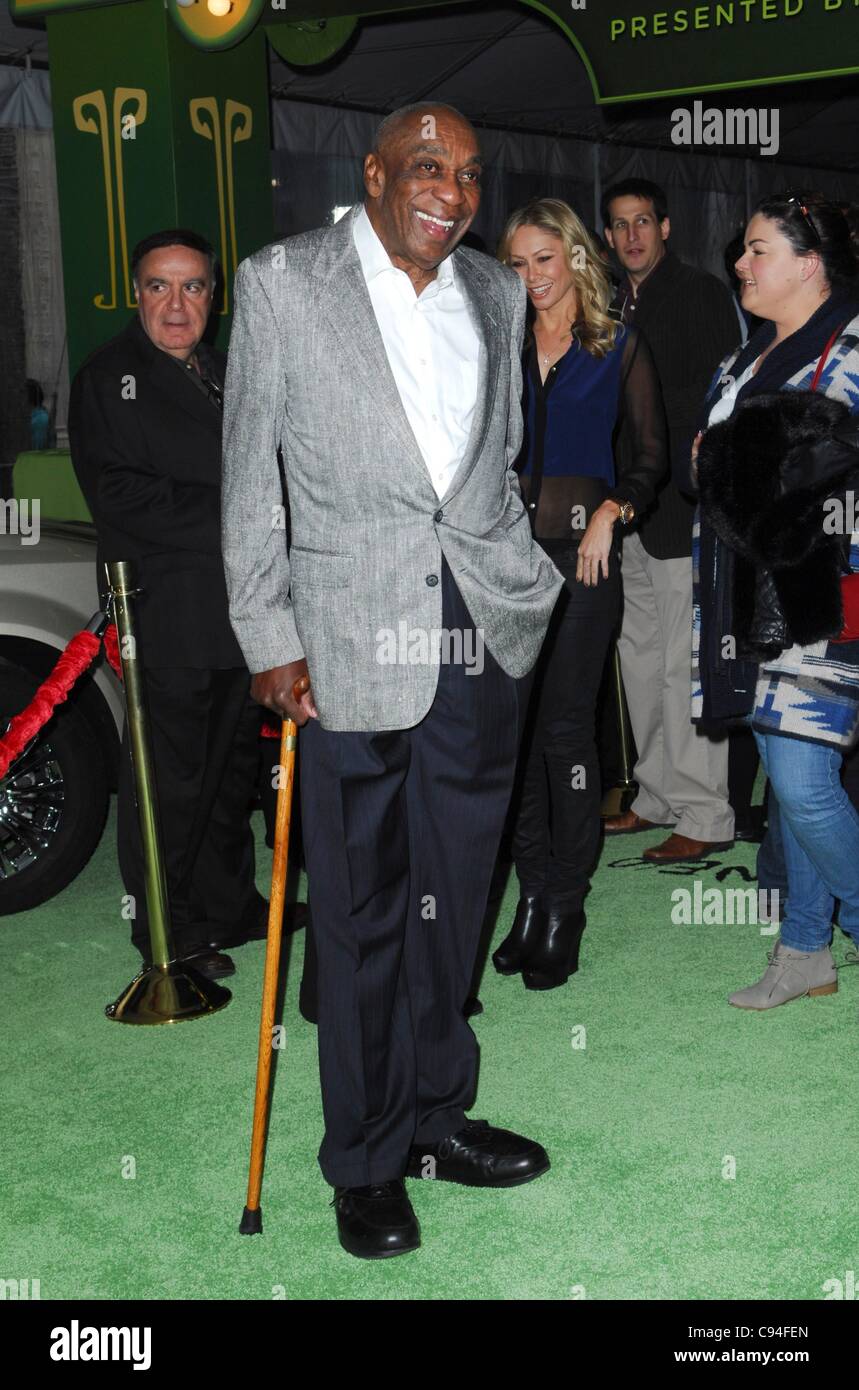 Bill Cobbs presso gli arrivi per i Muppets Premiere, El Capitan theater, Los Angeles, CA Novembre 12, 2011. Foto di: Elizabeth Goodenough/Everett Collection Foto Stock