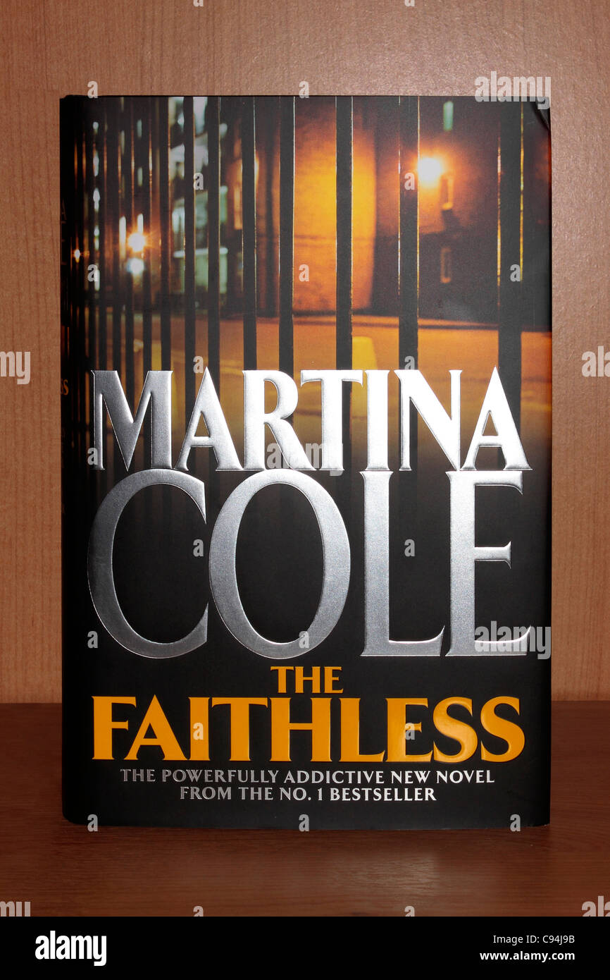 Martina Cole il suo ultimo libro i Faithless Foto Stock
