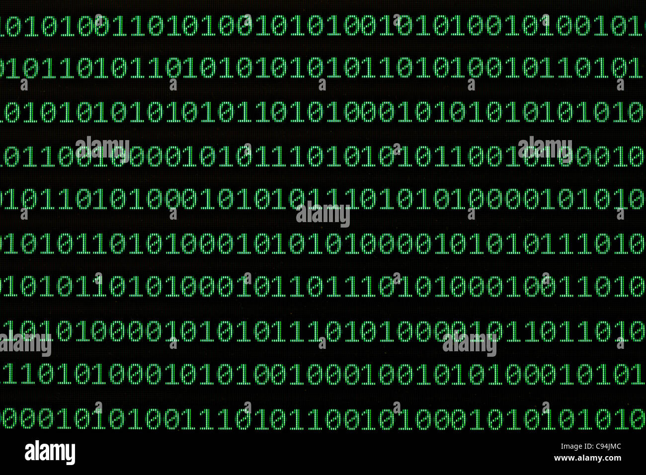 I numeri binari sullo schermo di un computer Foto stock - Alamy