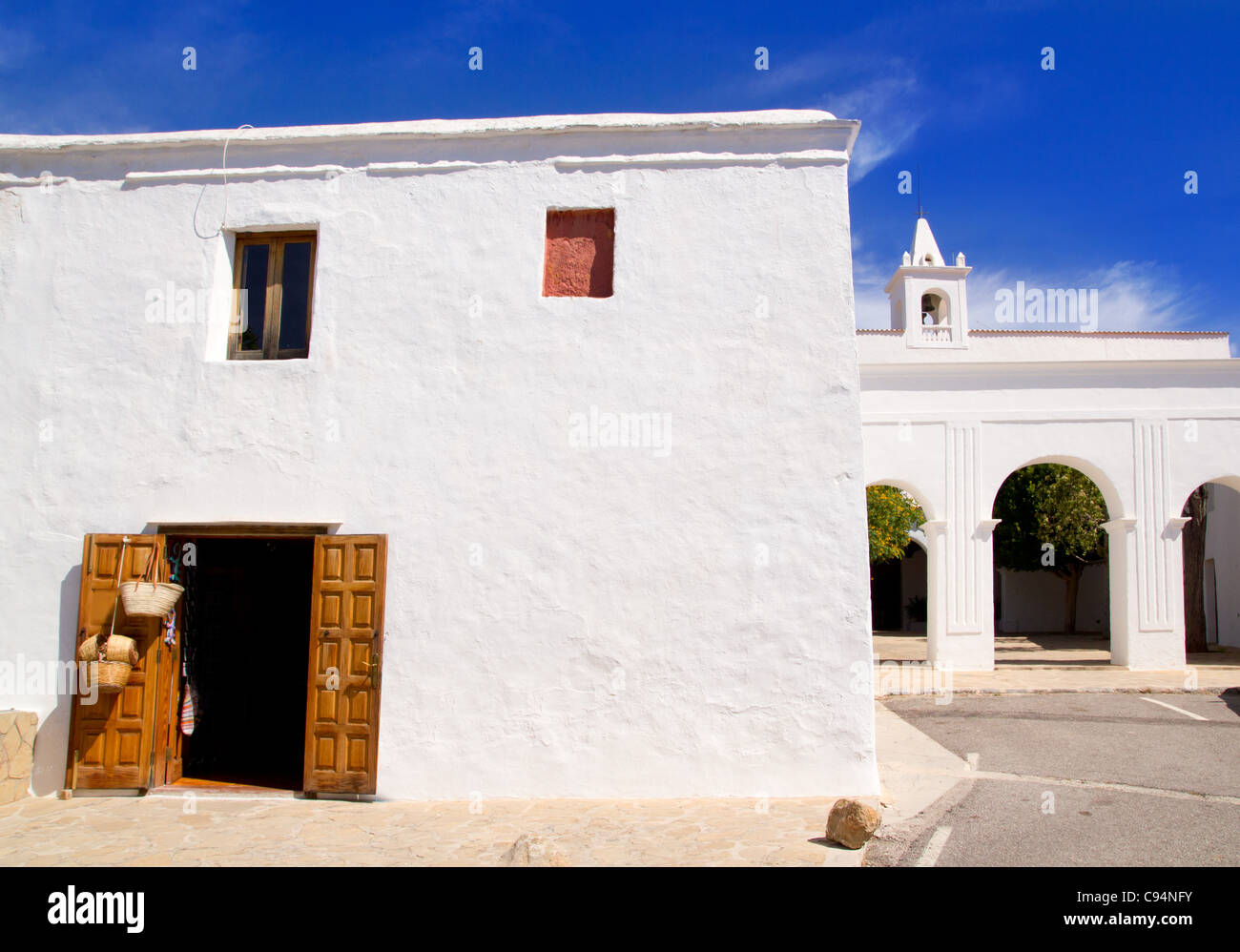 Ibiza San Miguel de Balansat chiesa bianca architettura mediterranea Foto Stock