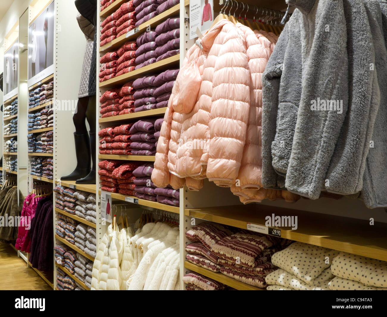 Uni Qio negozio di abbigliamento interno, 34th Street, New York Foto Stock