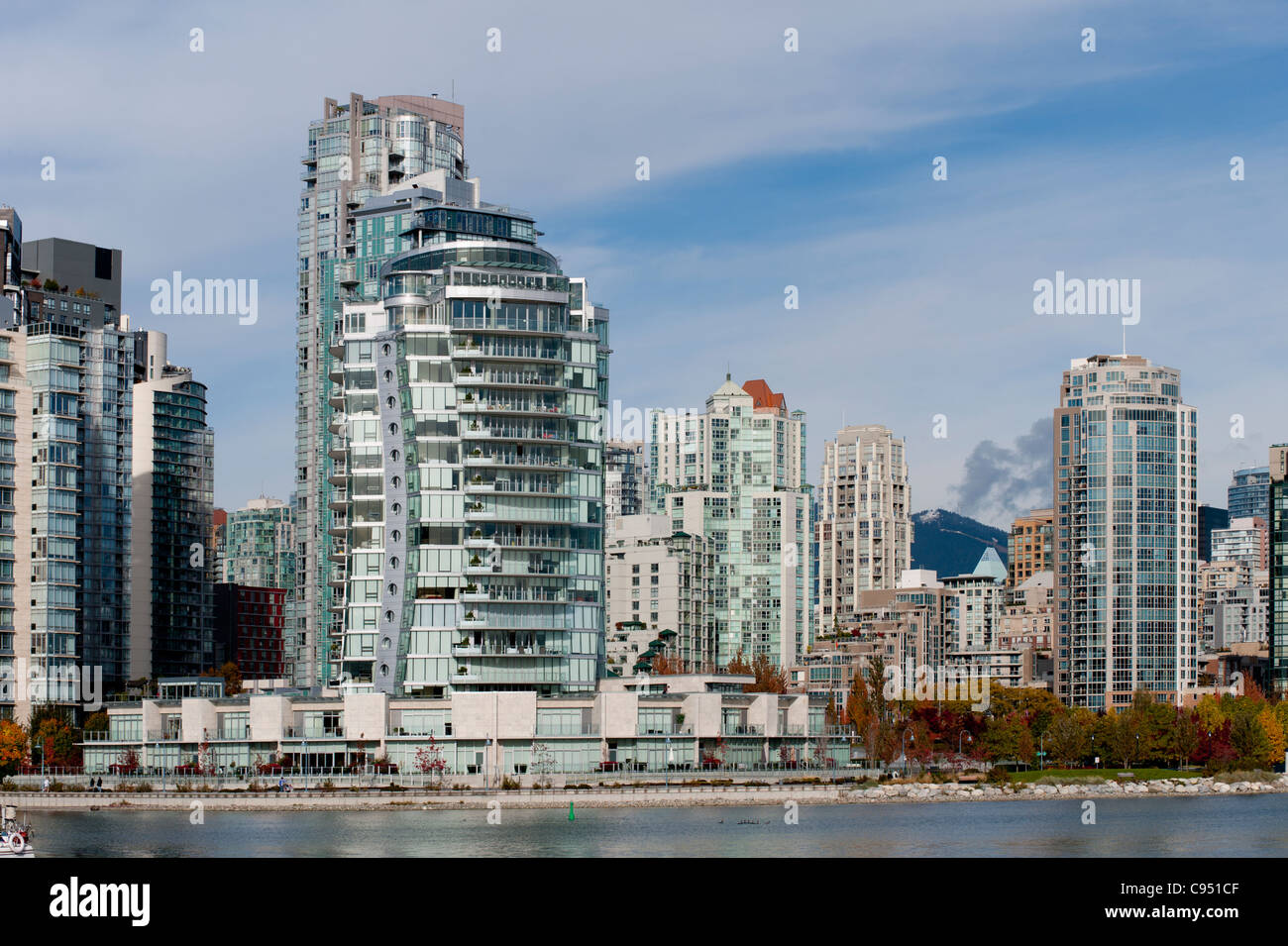 False Creek e dello skyline di Vancouver Foto Stock