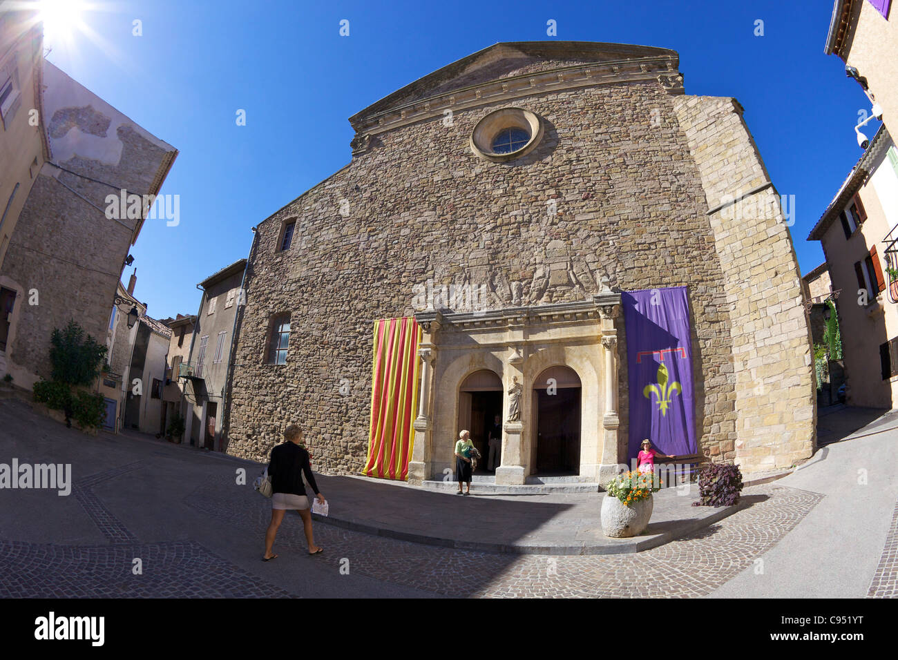 Chiesa di San Pietro e di San Paolo, Roquebrune-sur-Argens, Var, Provenza Costa Azzurra, Francia Foto Stock