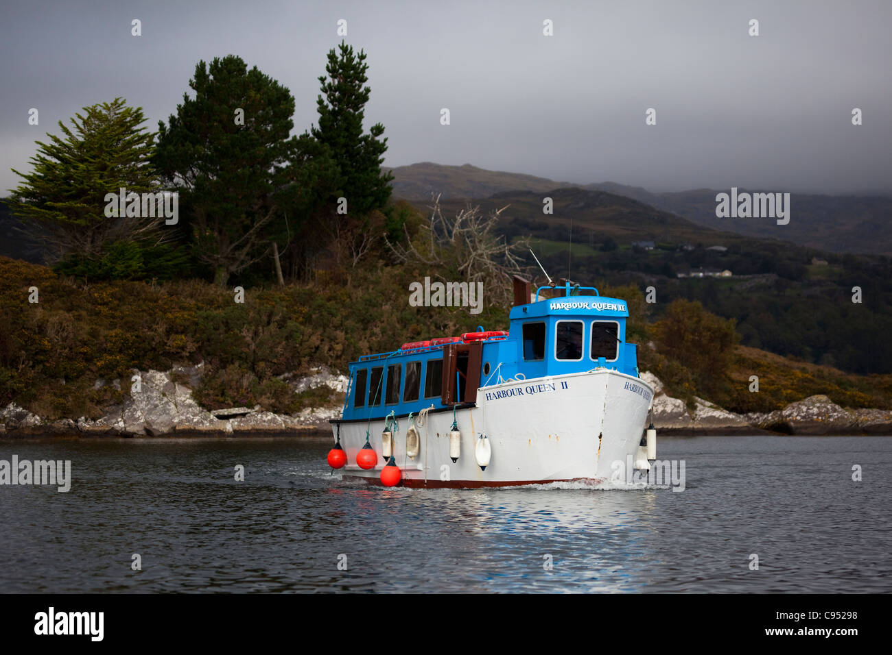 Il porto di Queen II traghetto per ai giardini tropicali di Garinish Island, Glengarriff, West Cork, Irlanda Foto Stock