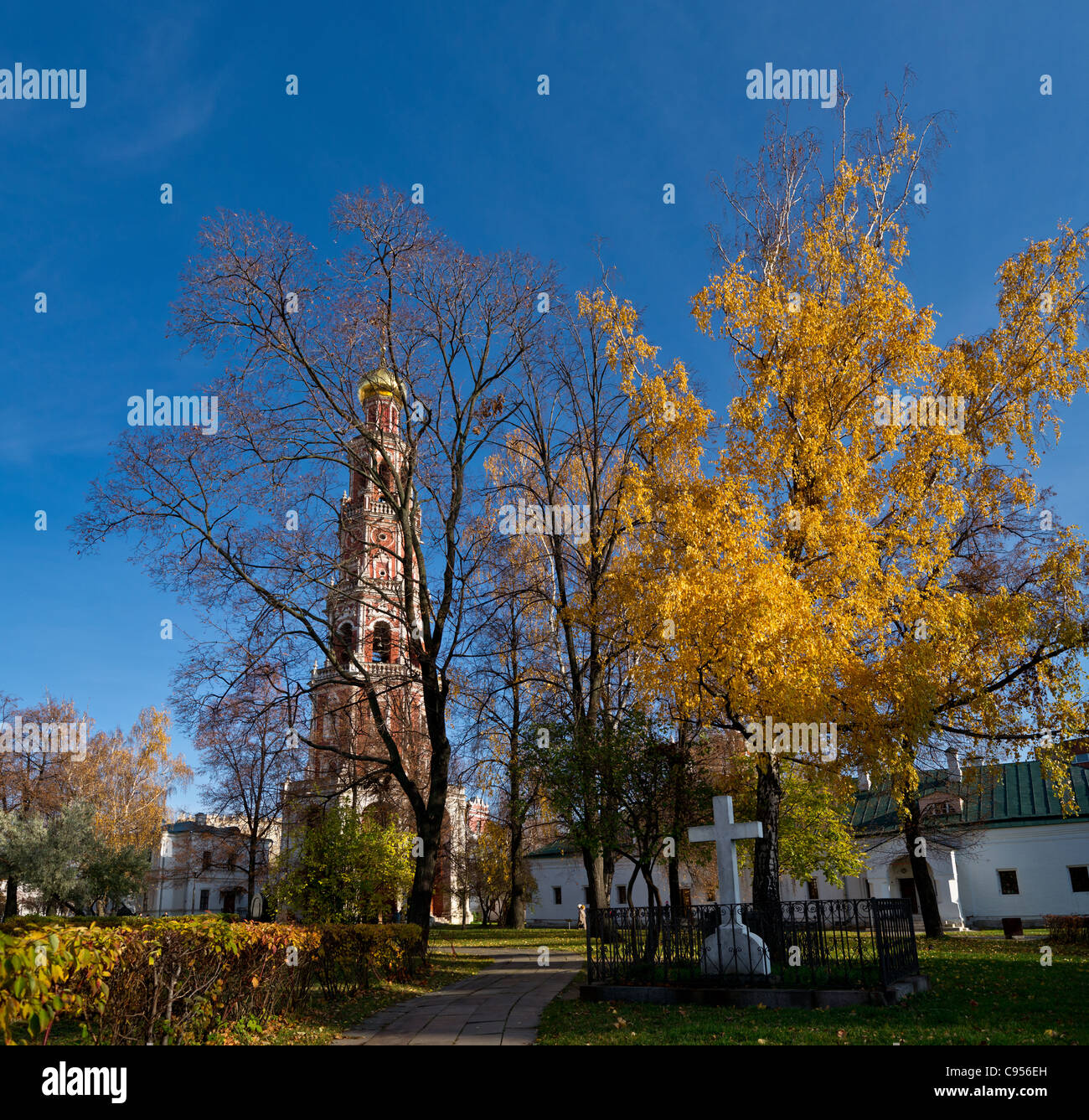 Russo in stile barocco campanile del Convento Novodevichy a Mosca Foto Stock