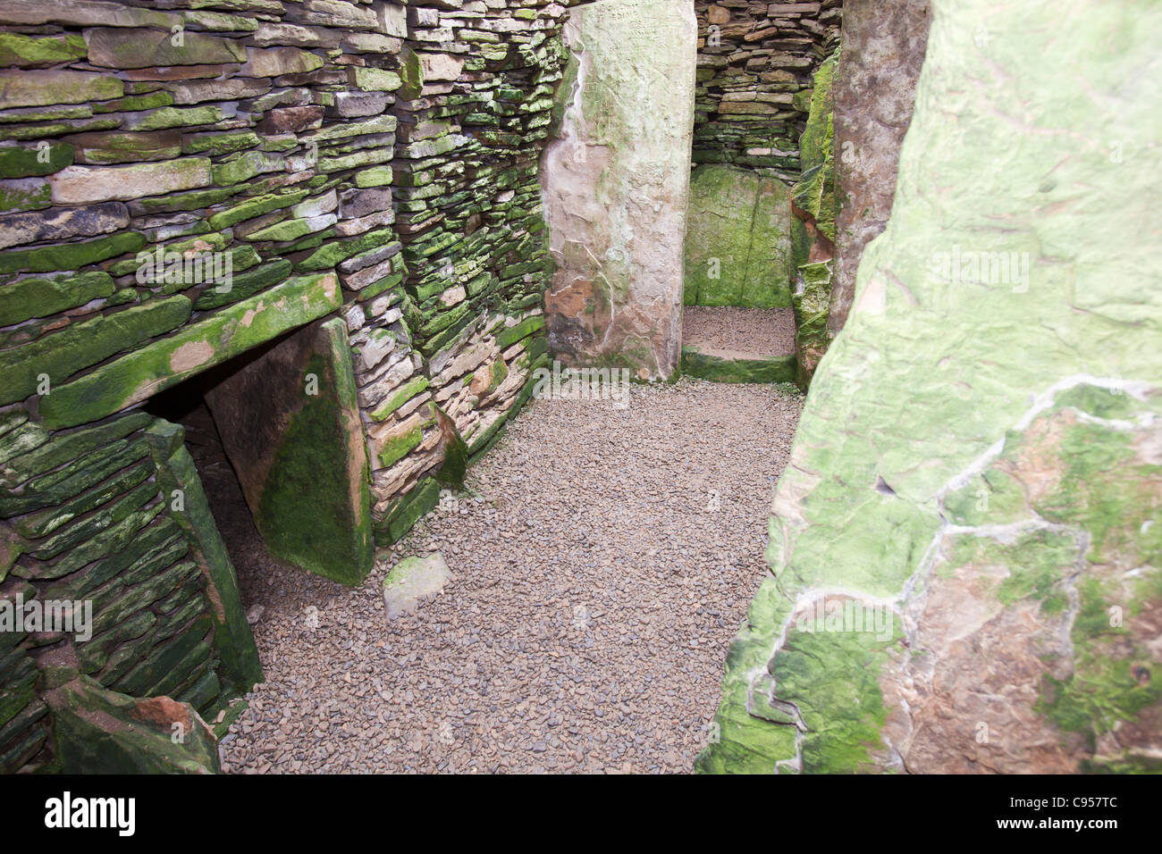 Unstan Chambered Cairn è un età della pietra tumulo vicino Stenness su Orkney sulla terraferma. Foto Stock