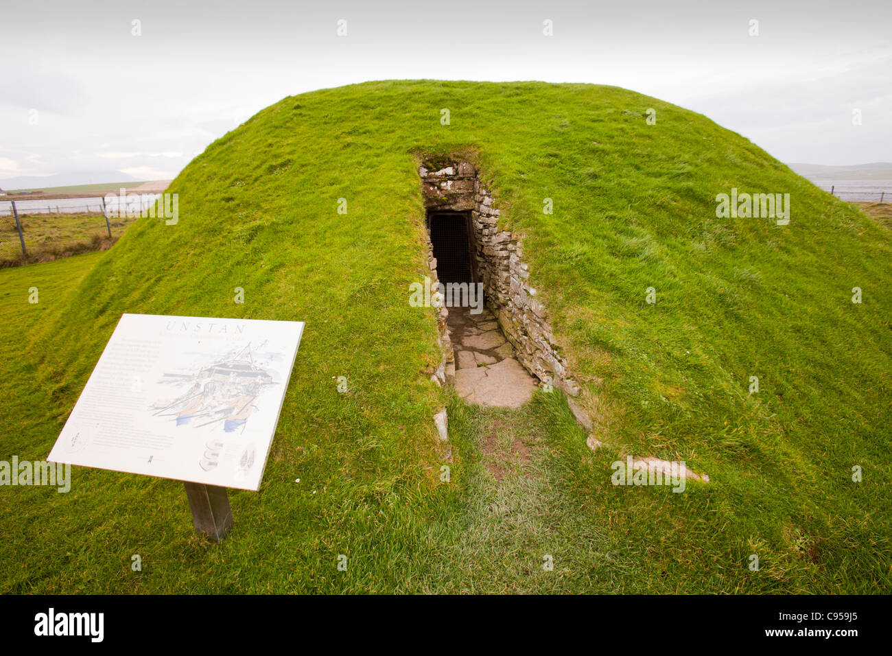 Unstan Chambered Cairn è un età della pietra tumulo vicino Stenness su Orkney sulla terraferma. Foto Stock
