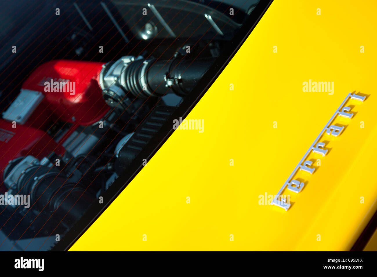 Dettaglio della Ferrari auto sportive sul display Foto Stock