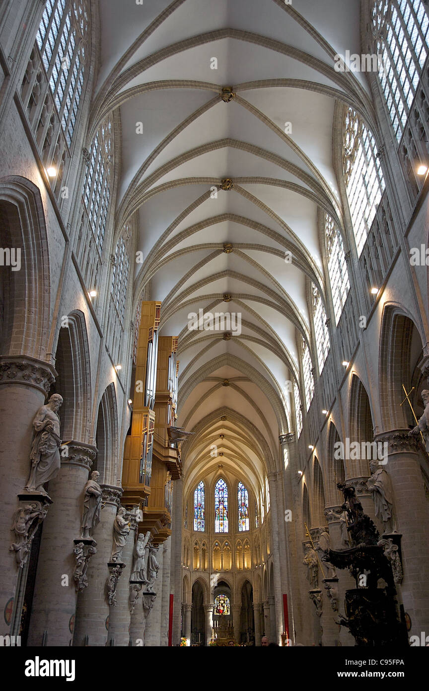 All'interno Cathédrale Saints-Michel-et-Gudule (St. Michele e Santa Gudula Cathedral) a Bruxelles, Belgiun Foto Stock