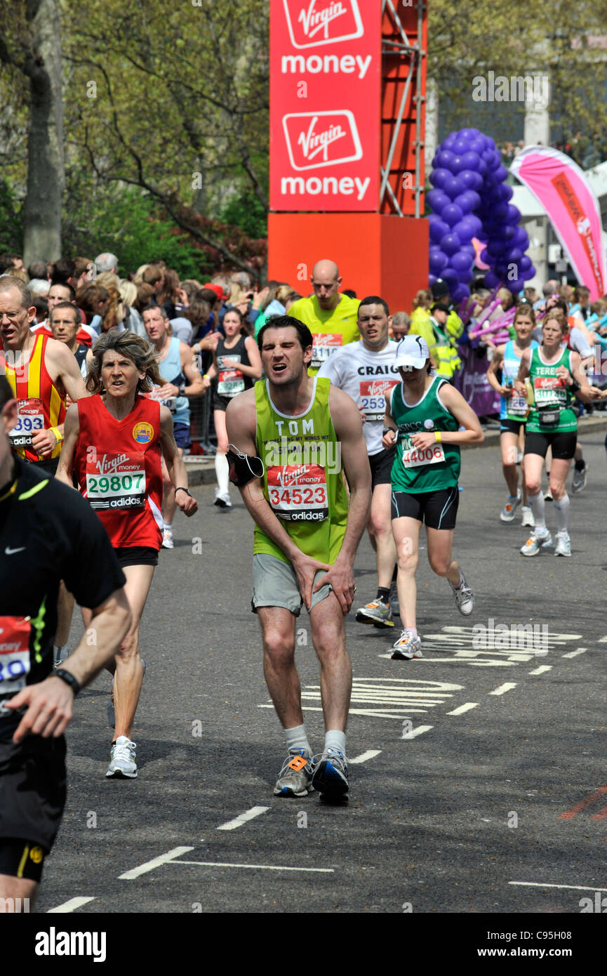 Uomo con lesioni sportive Foto Stock