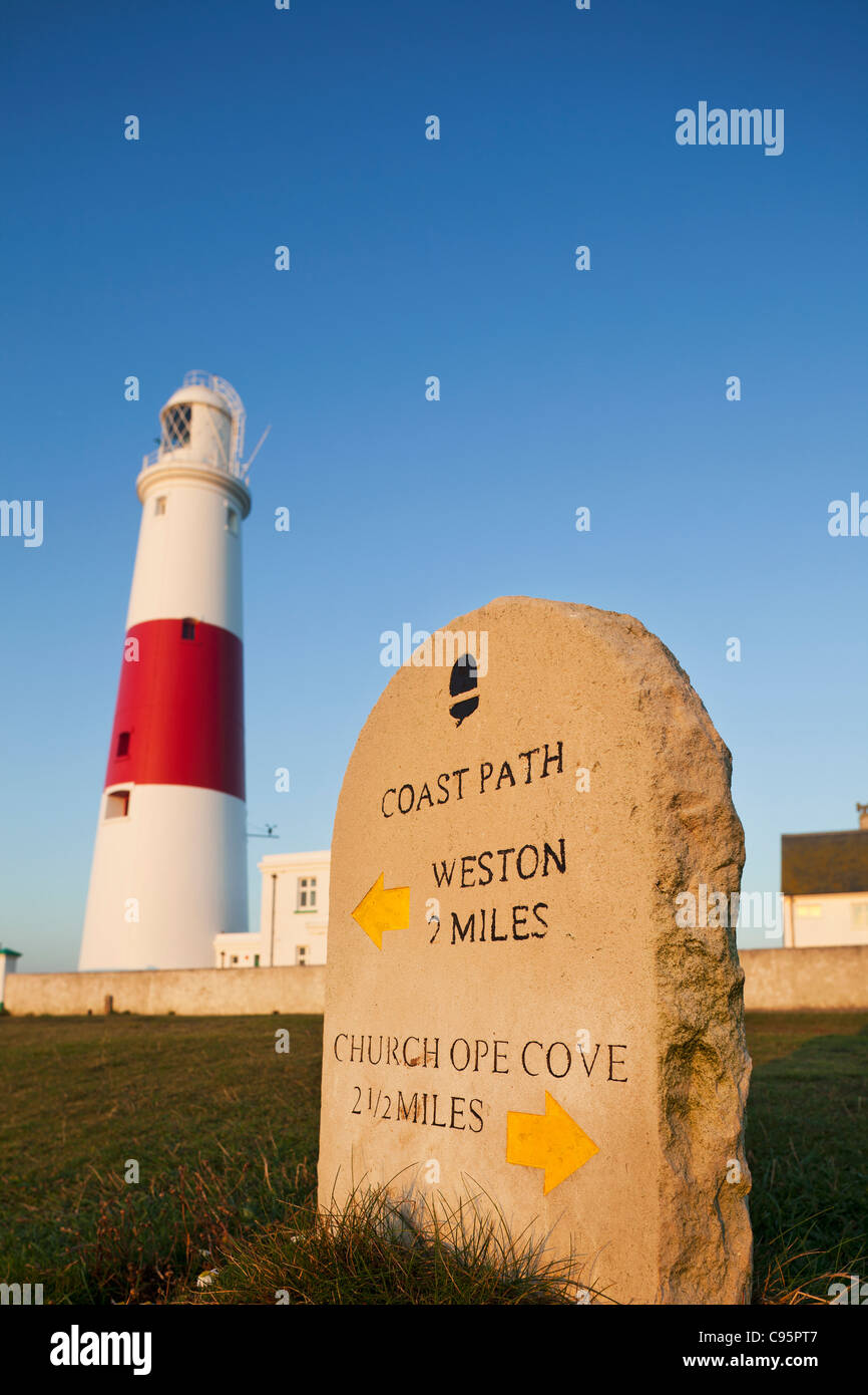 Inghilterra, Dorset, Weymouth e Portland Bill Lighthouse, Costa segno di percorso Foto Stock