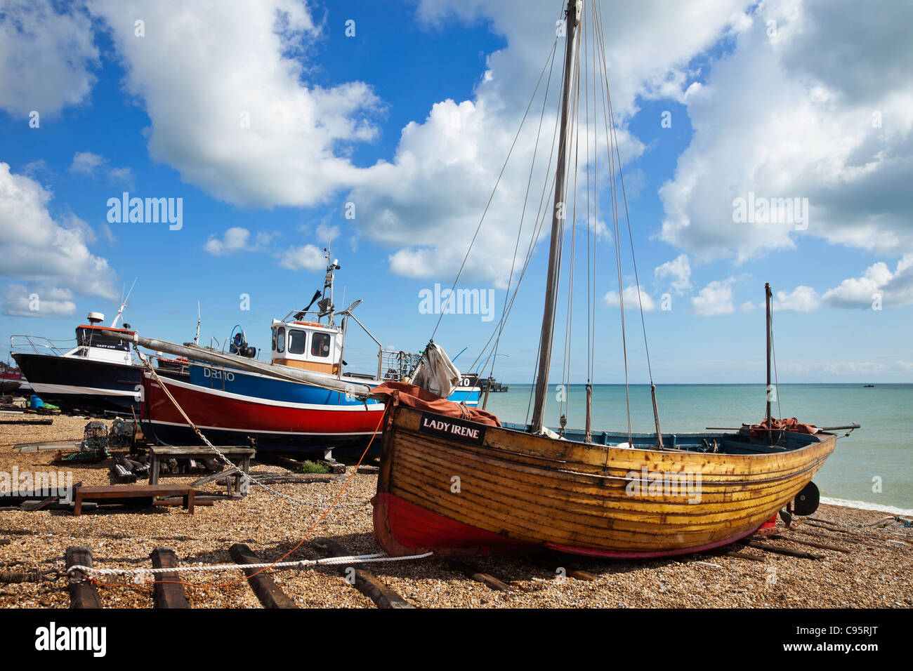Inghilterra, Kent, trattare, trattare Beach, barche da pesca Foto Stock