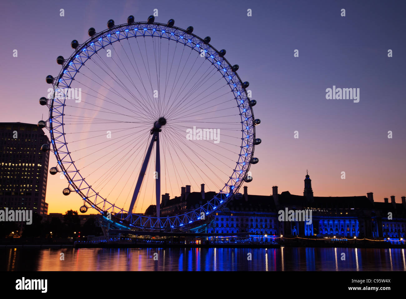 Inghilterra, London, London Eye all'alba Foto Stock