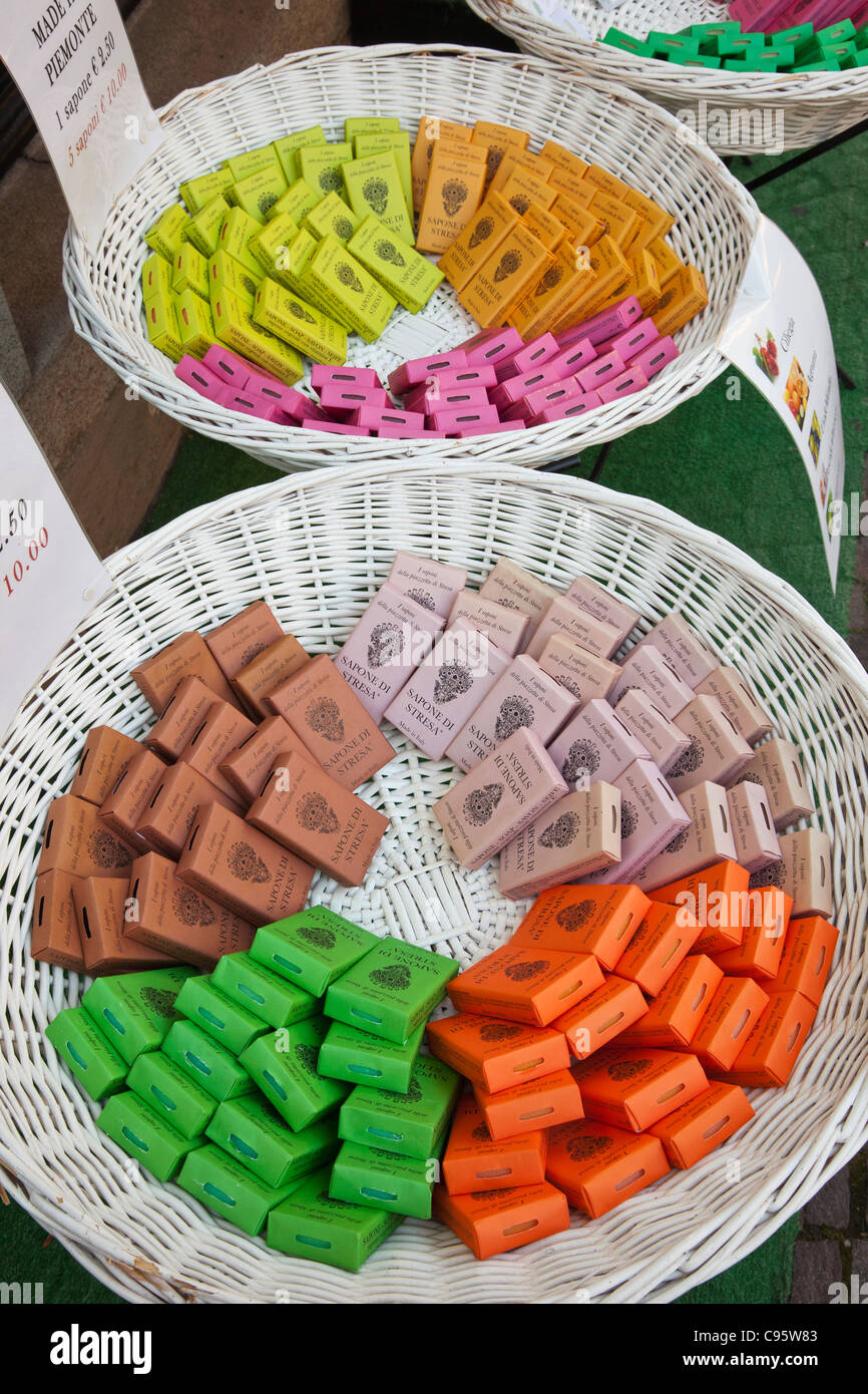 L'Italia, Piemonte, Lago Maggiore, Stresa, realizzato localmente sapone profumato display Foto Stock