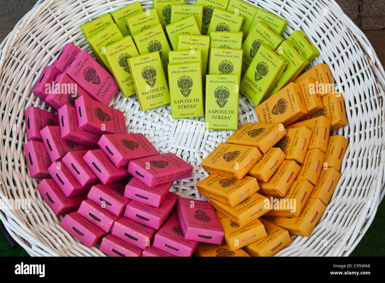 L'Italia, Piemonte, Lago Maggiore, Stresa, realizzato localmente sapone profumato display Foto Stock